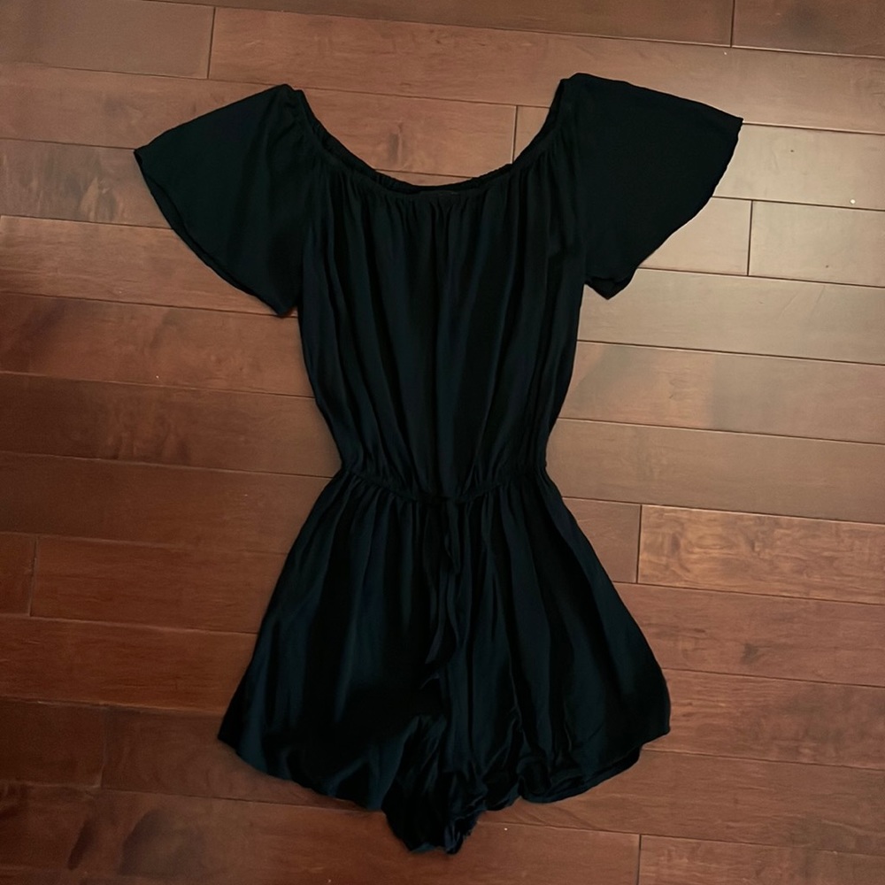 Abercrombie and Fitch Plain Off-the-Shoulder Black Romper size xs